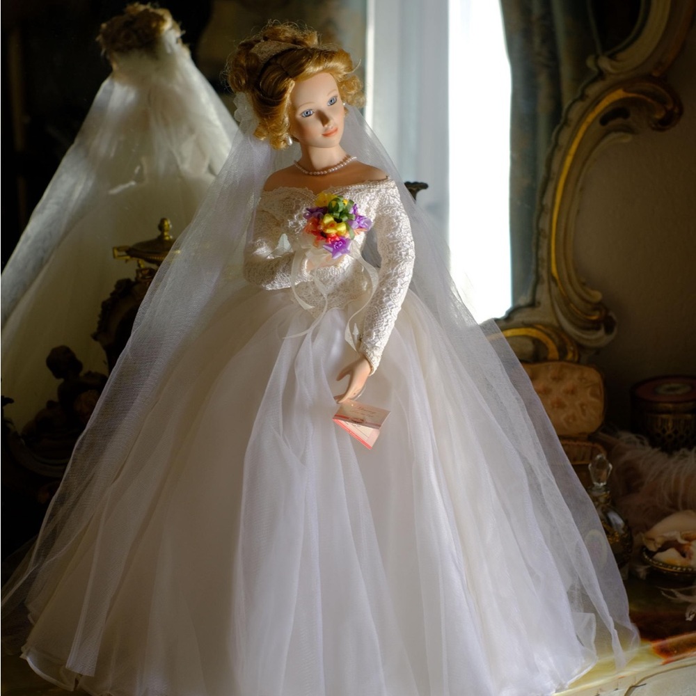 The Ashton Drake Galleries Porcelain Doll "Spring Promise" Bridal Doll new